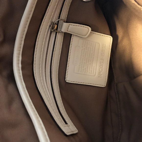 Coach White & Dark Brown Leather Shoulder Bag - Picture 7 of 8